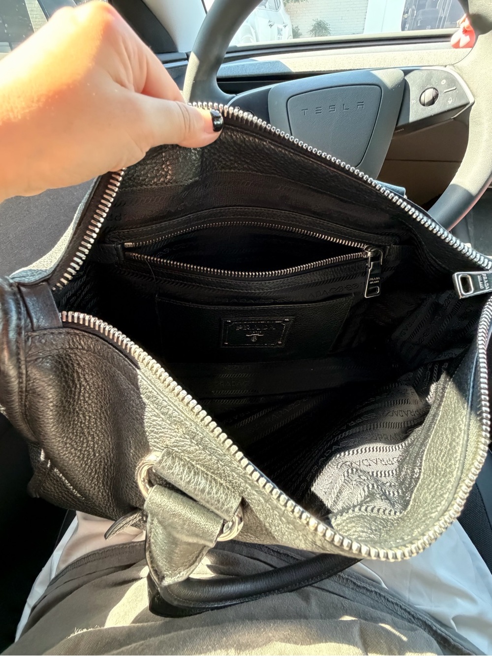 PRADA Black Vitello Daino Leather Large Boston Satchel Bag - Picture 4 of 4